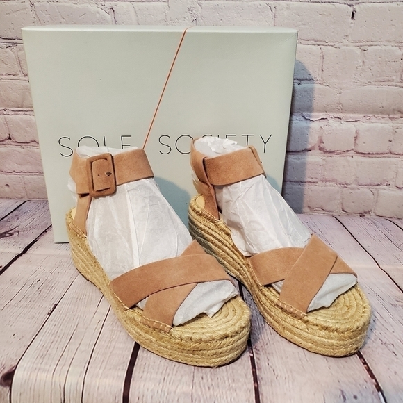 Sole Society Shoes - NEW IN BOX! SOLE SOCIETY SO- AUDRINAH SANDALS